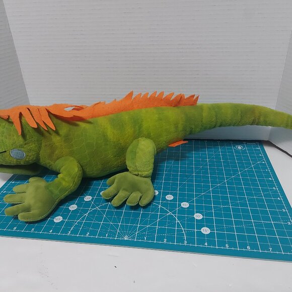 Iguana Lizard Soft Plush Toy 23"/60cm Stuffed Animal Wild Republic - Picture 3 of 5